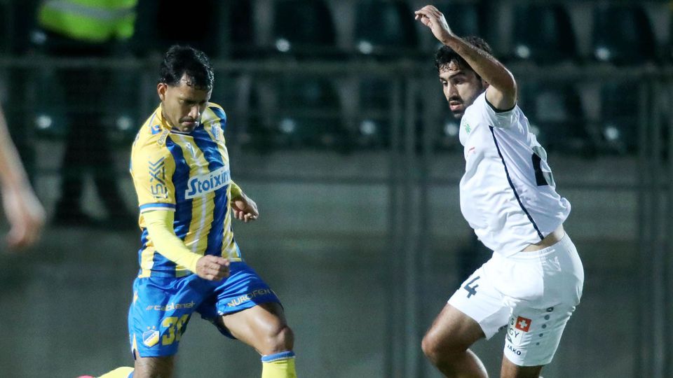 APOEL de Sá Pinto vence lanterna-vermelha e mantém liderança do campeonato