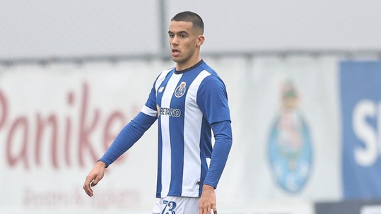 FC Porto mostra estado em que ficou perna de Gabriel Brás: «Mais um penálti claro...»