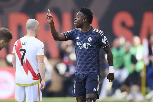 Vinícius Júnior ironiza prestação da equipa de arbitragem: «Jogo inacreditável»