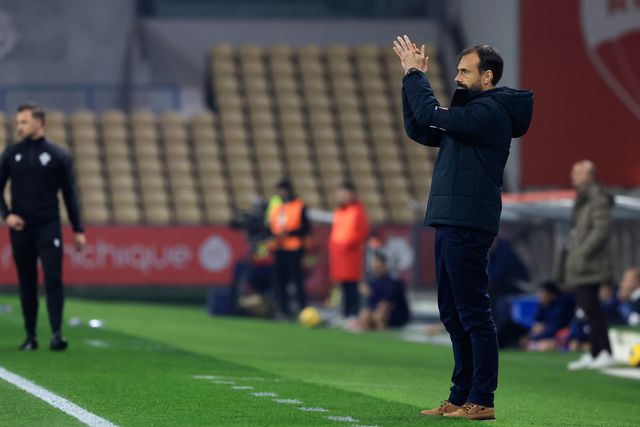 Famalicão de Hugo Oliveira não sofre golos há quatro jogos consecutivos e sonha igualar o registo máximo do clube e também uma marca alcançada pelo Sporting de Ruben Amorim na presente temporada