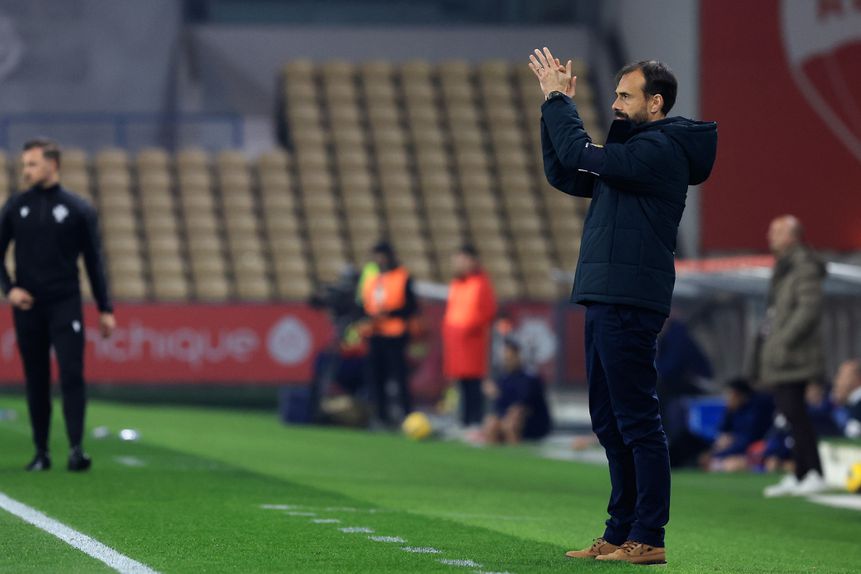 Famalicão de Hugo Oliveira não sofre golos há quatro jogos consecutivos e sonha igualar o registo máximo do clube e também uma marca alcançada pelo Sporting de Ruben Amorim na presente temporada