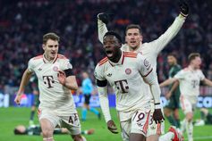 Incrível! Davies marca aos 90+4' e Bayern está na frente da eliminatória (vídeo)