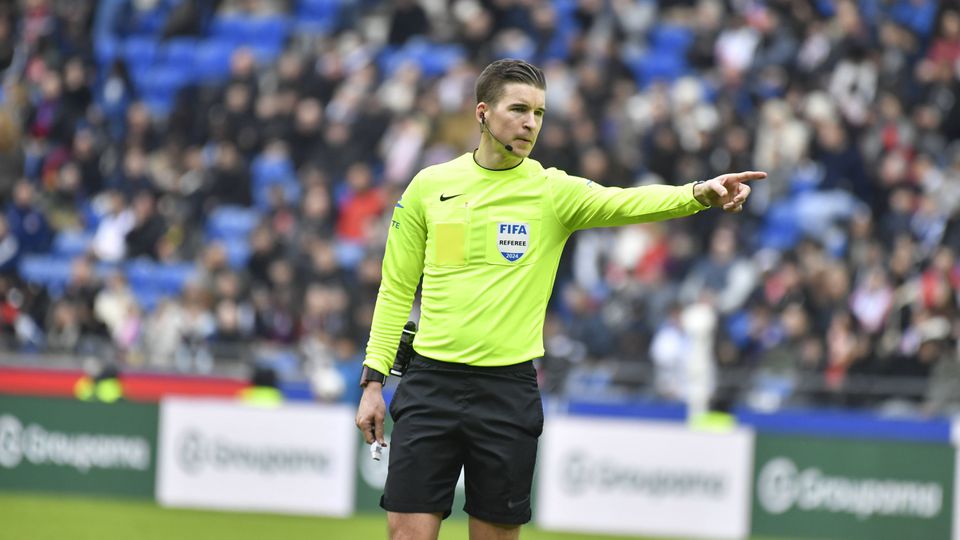 François Letexier nomeado para o Barcelona-Benfica