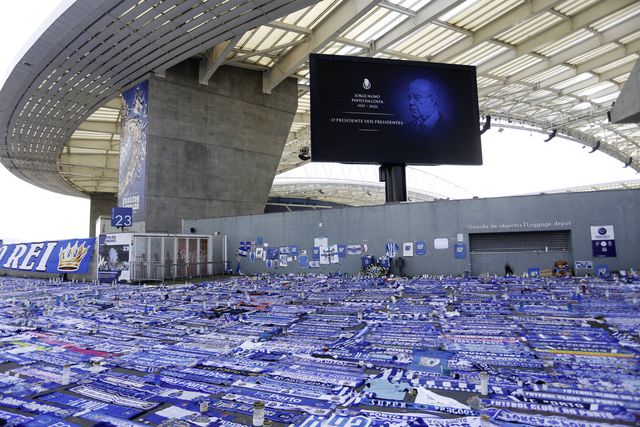 Memorial a Pinto da Costa junto ao Dragão