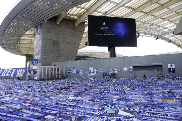Memorial a Pinto da Costa junto ao Dragão