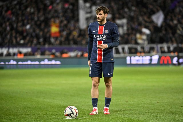 Luis Enrique defende Kvaratskhelia: «Não estou com pressa nenhuma»