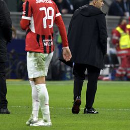 Theo Hernández foi o vilão: mergulhou, foi expulso e Milan ficou fora da Champions