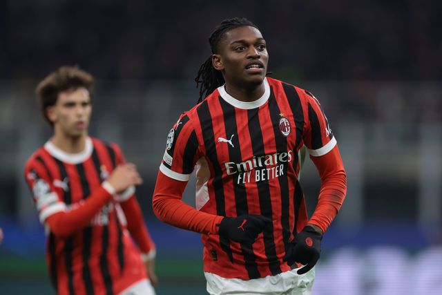 Do céu ao inferno: Milan começa a ganhar e acaba eliminado da Champions (resumo)