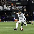 De Neymar a Cédric Soares: futebol brasileiro abre 'guerra' aos relvados sintéticos