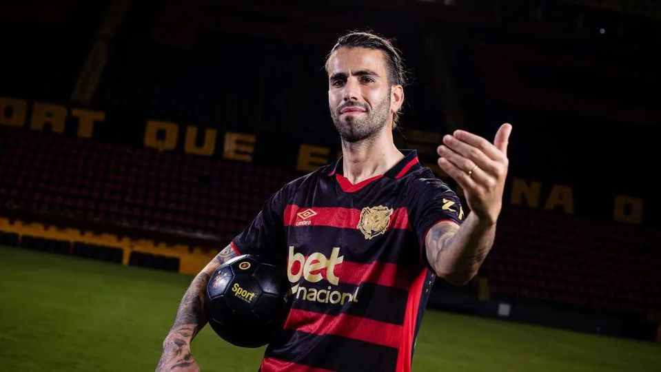 Mercado oficial: Sérgio Oliveira ruma ao Brasil e vai ser treinado por um português