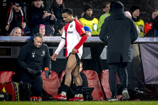 Quinten Timber saiu lesionado frente ao Milan e confirmou-se o pior cenário