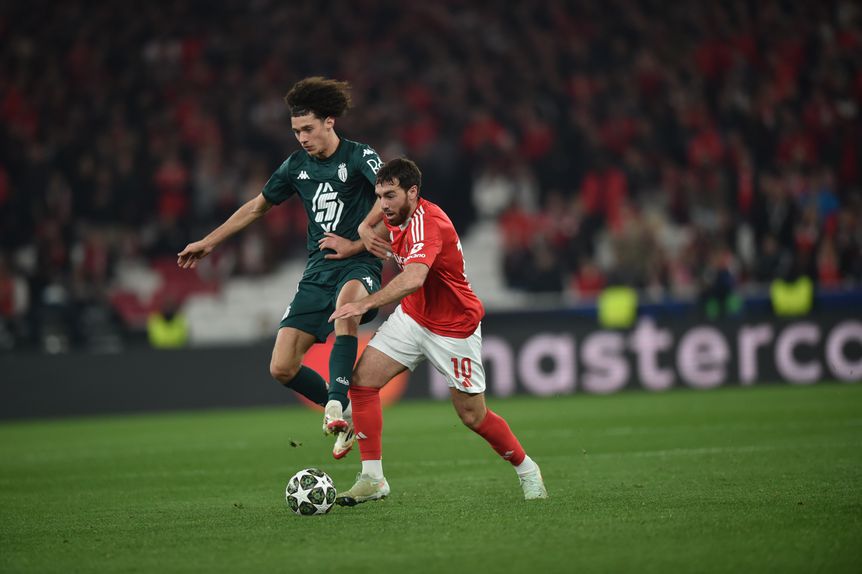 Kokçu marcou golo decisivo mas também ajudou a defender