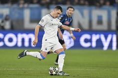 Atalanta atira ao poste, vê corte na linha e finalmente há golo... mas para o Brugge (vídeo)