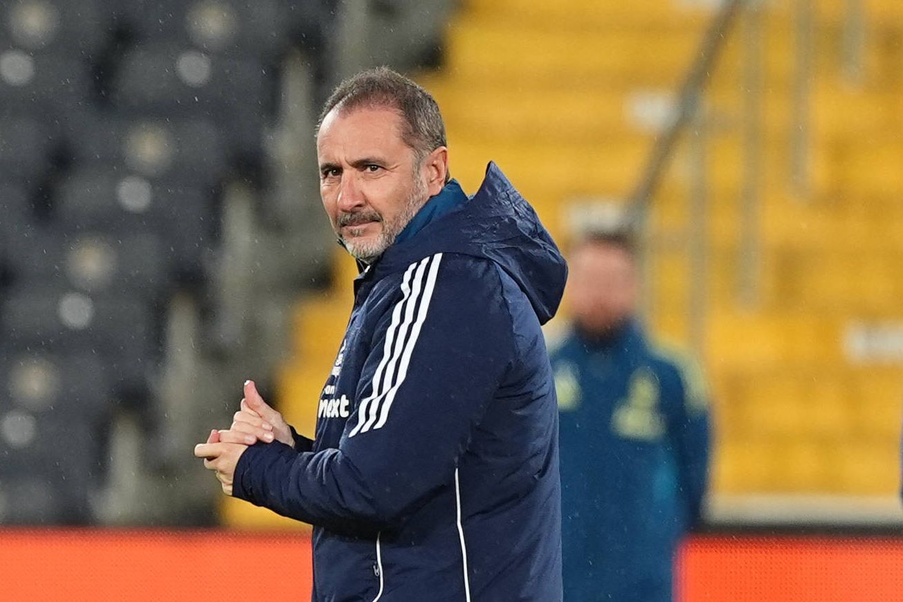 Vítor Pereira durante o treino do Nottingham Forest no estádio do Fenerbahçe