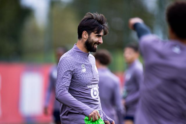 André Gomes, jogador do Lille formado no Benfica