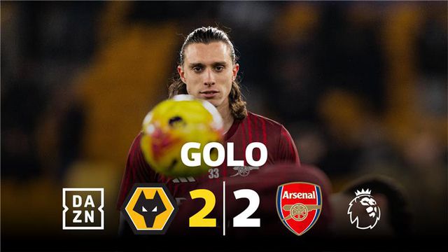 Incrível! Entrou e fez o autogolo que tirou a vitória ao Arsenal na compensação