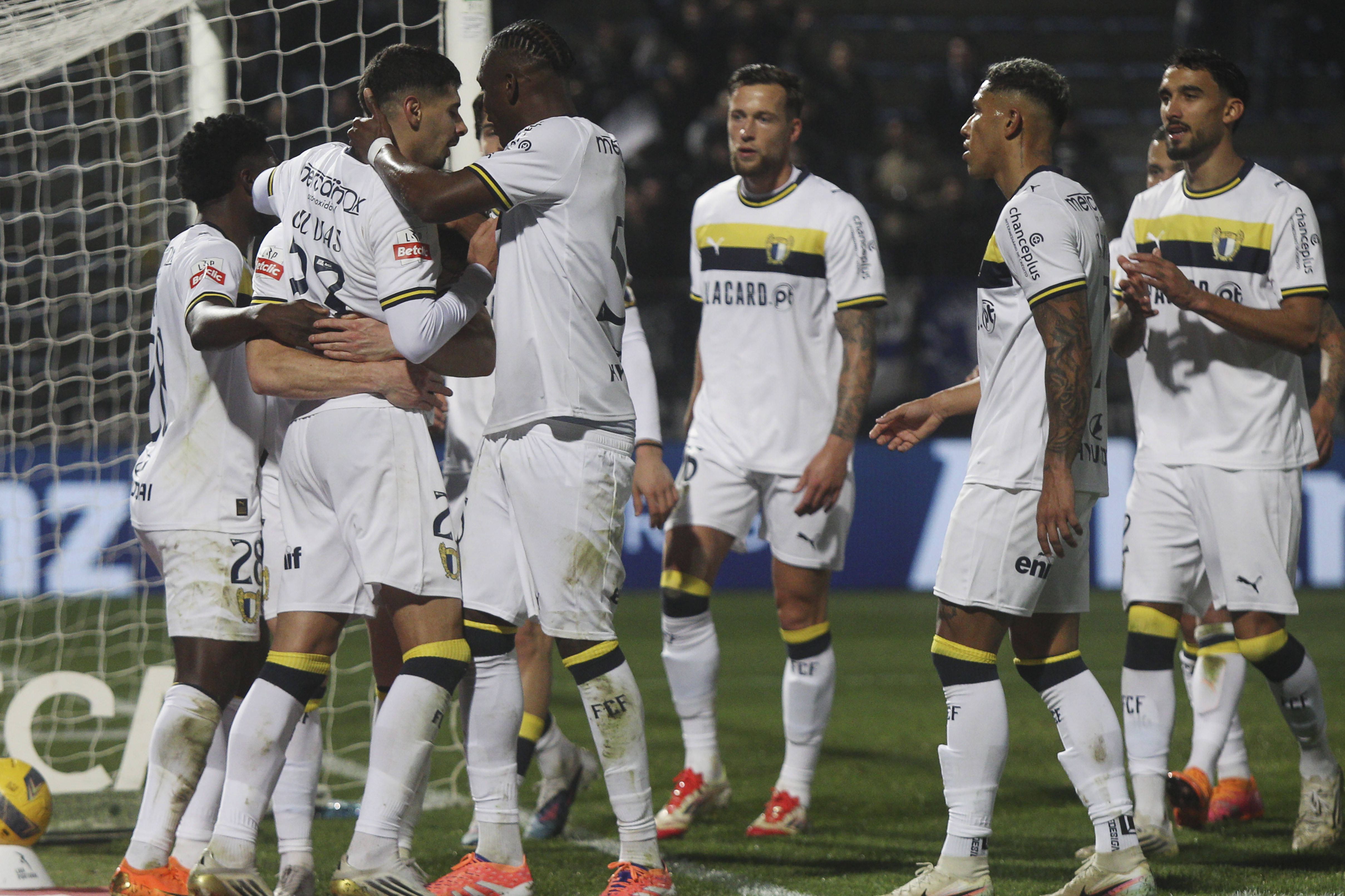 Minhotos querem voltar a escrever páginas bonitas e vão tentar (re)abrir o livro na receção aos gansos