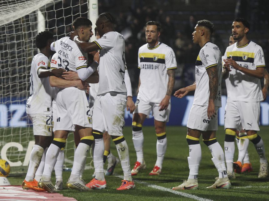 Minhotos querem voltar a escrever páginas bonitas e vão tentar (re)abrir o livro na receção aos gansos