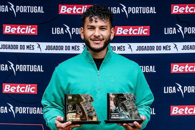 Luís Suárez deu importância coletiva aos prémios recebidos