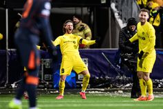 Novo exemplo de um golo de equipa: Kasper Hogh empurrou para o 3-1