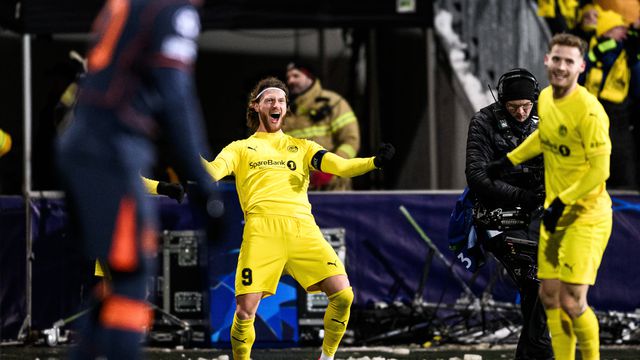 Novo exemplo de um golo de equipa: Kasper Hogh empurrou para o 3-1
