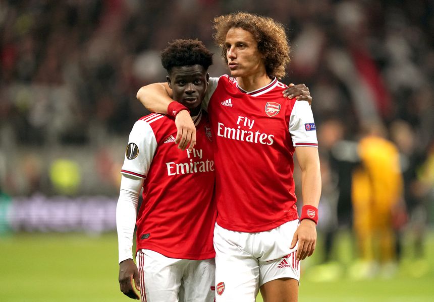 Bukayo Saka encontrou David Luiz quando chegou à equipa principal do Arsenal e diz que o central brasileiro foi muito importante no seu crescimento - FOTO: IMAGO