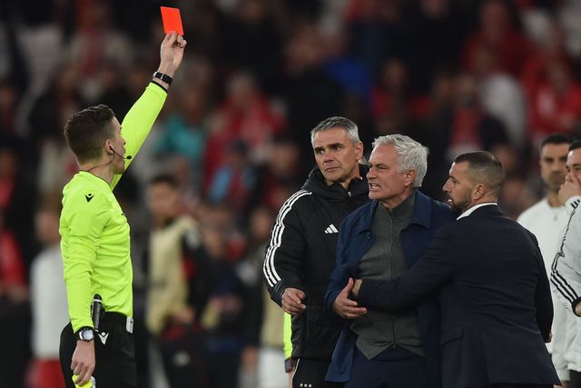 François Letexier expulsa José Mourinho — Foto: Miguel Nunes