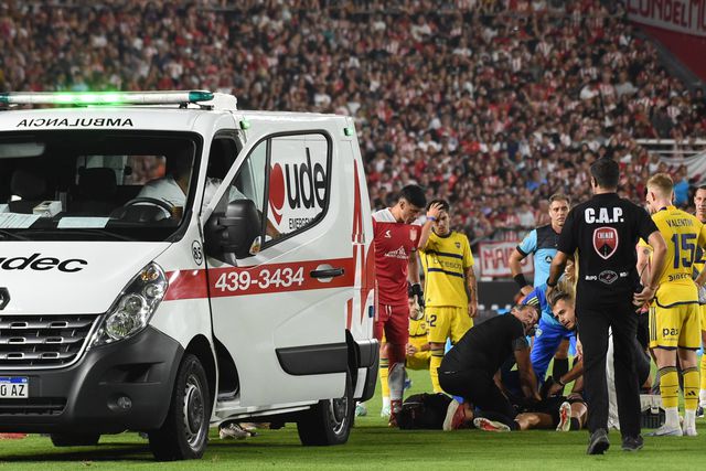 Apurada causa de convulsões de jogador do Estudiantes em campo