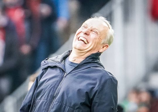 Caso raro de longevidade: treinador do Friburgo sai após quase 30 anos