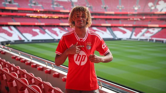 Guilherme Castro assina contrato profissional com o Benfica