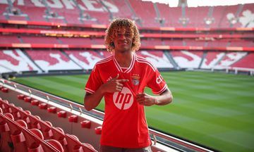 Guilherme Castro assina contrato profissional com o Benfica