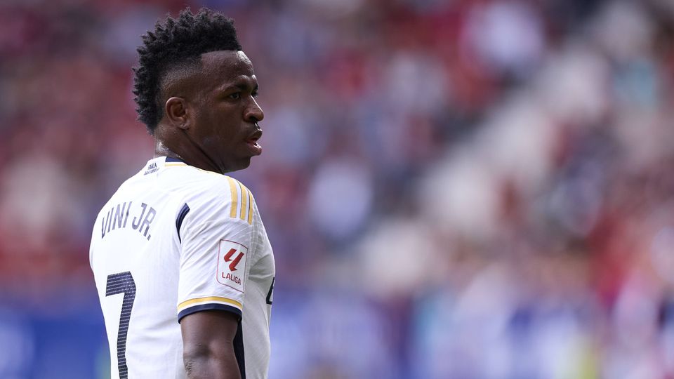 Real Madrid faz queixa de árbitro por não denunciar insultos racistas a Vinícius Jr.