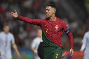 Ronaldo e mais sete só se juntam ao estágio após jogo com a Suécia