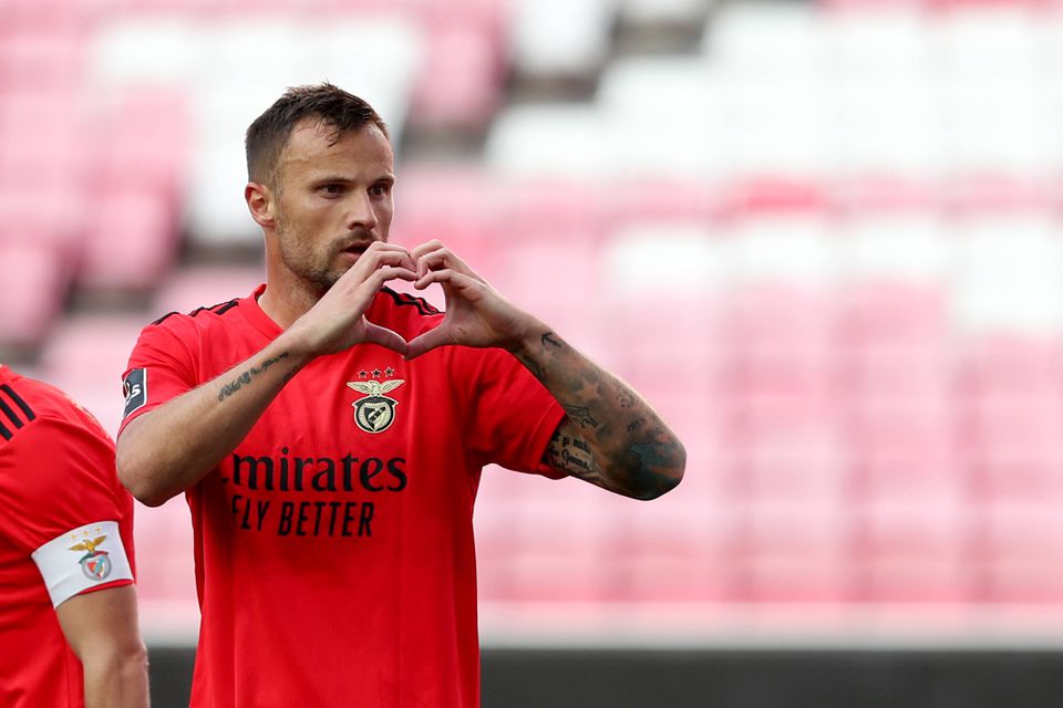 Seferovic: «Arthur Cabral está a ir bem no Benfica»