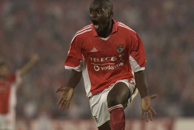 Benfica dá os parabéns a Mantorras