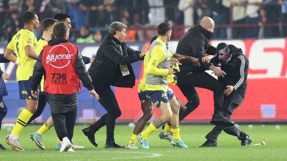 Fenerbahçe ameaça abandonar Superliga turca