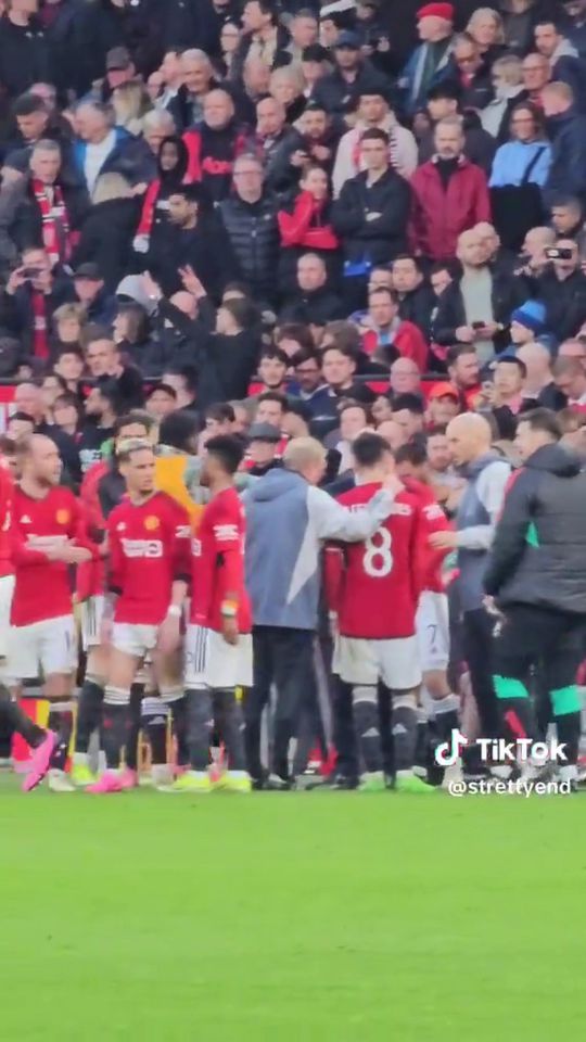 Antony acabou jogo com o Liverpool a lateral esquerdo e a reação... disse tudo