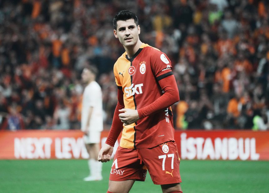 Morata com a camisola do Galatasaray