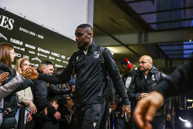 V. Guimarães: Beni Mukendi para agarrar lugar no miolo