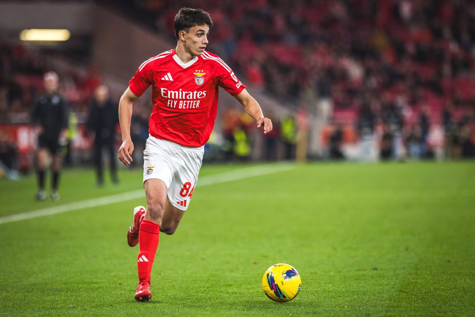 VÍDEO: João Rego estreia-se a marcar pelo Benfica com muita classe