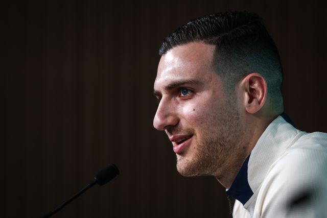 Diogo Dalot em conferência de imprensa na Cidade do Futebol