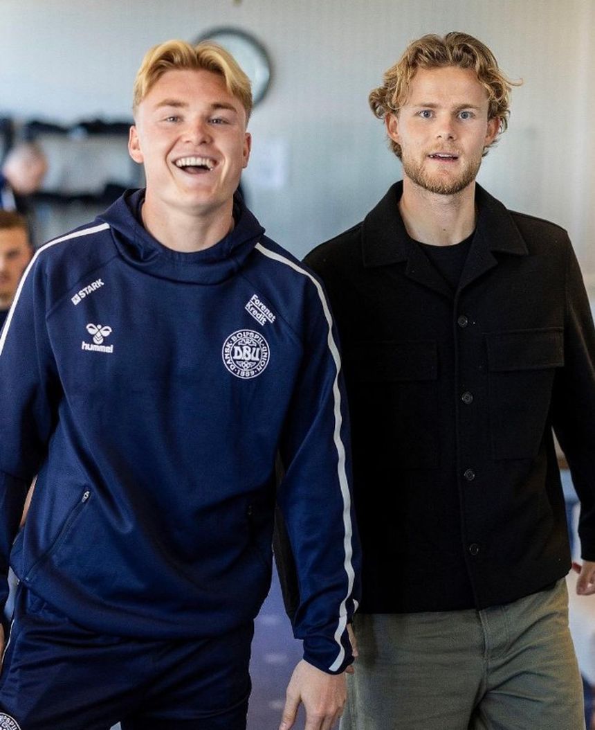 Harder e Hjulmand juntos na concentração da Dinamarca