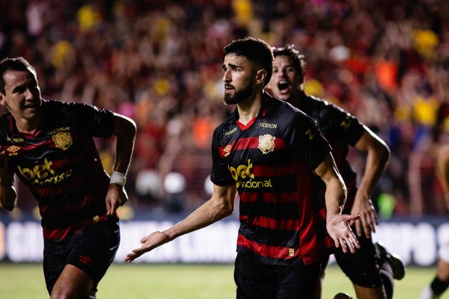 João Silva, central formado no Sporting ao serviço do Sport Recife (Foto: Paulo Paiva/Sport Recife)
