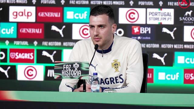 Dalot comenta transferência de Quenda para o Chelsea