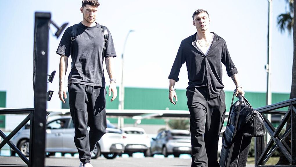 Franco Israel chegou à concentração do Uruguai acompanhado por Ugarte