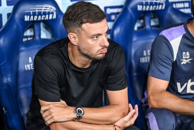 Anselmi, treinador do Botafogo, não tem tido vida fácil