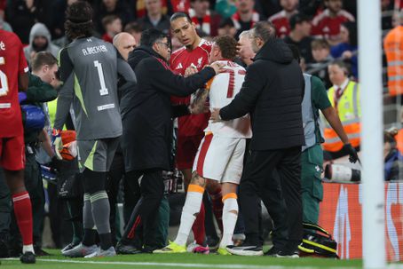 Noa Lang saiu com queixas na mão