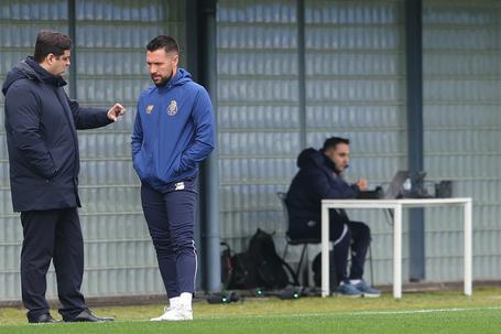 'Vice' Tiago Madureira com o técnico Francesco Farioli no treino do FC Porto - KAPTA+/Catarina Morais