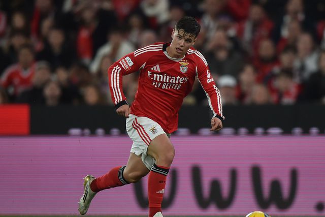 Samuel Dahl, 23 anos, herdeiro de Álvaro Carreras, é indiscutível na esquerda da defesa do Benfica — Foto: Miguel Nunes