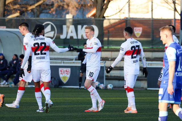 Uma dúvida e... empurrões no treino do Estugarda no Dragão